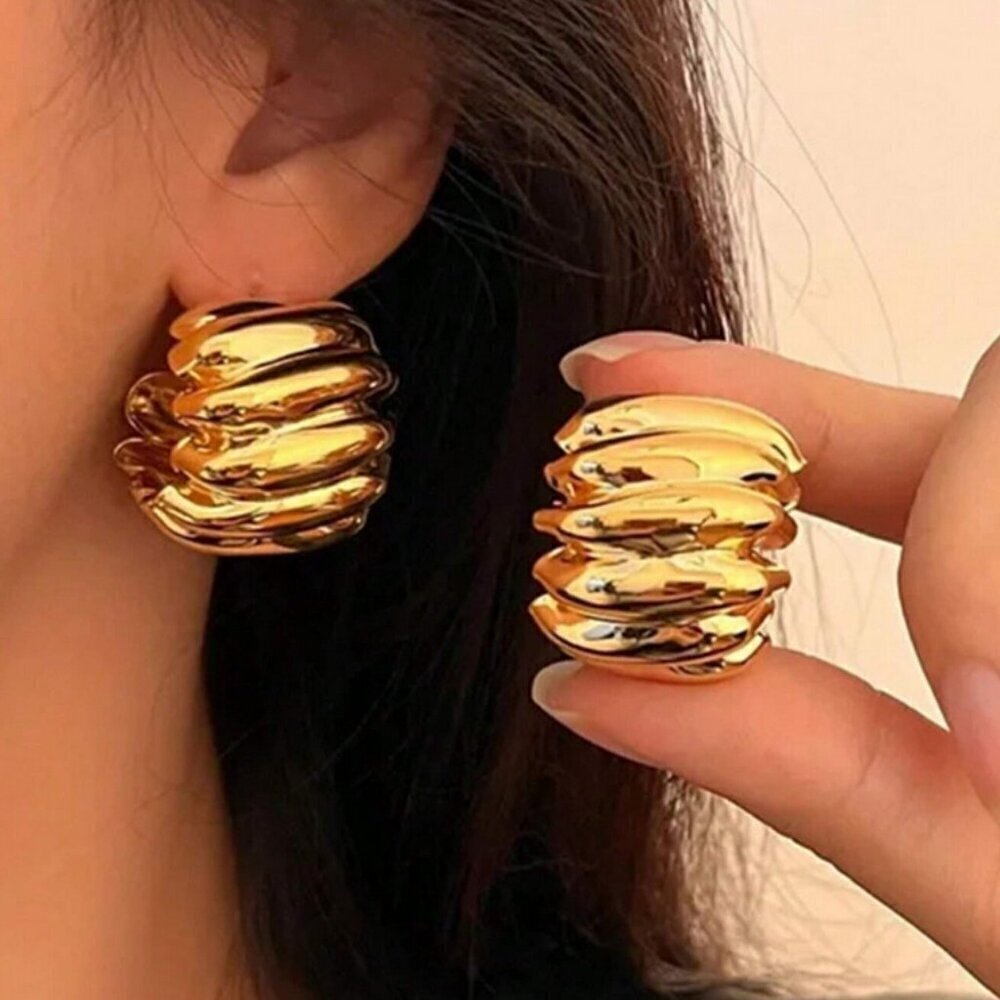 Exaggerated Metal Curved Line Big Hoop Earrings